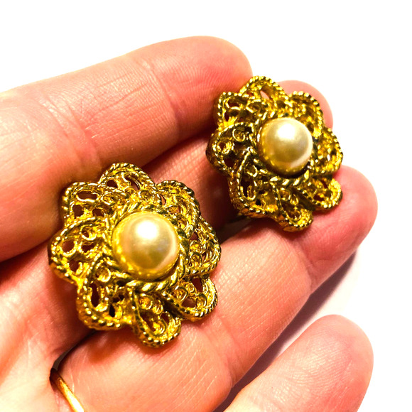 Vintage Clip On Earrings Gold Surround Style Rounds Faux Pearl Beads 1980's Chic - Picture 3 of 7